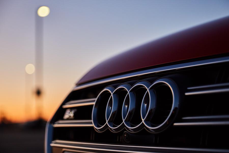 Логотип Audi S4 Avant (B9) 2019 года  (AU) (фото 9 из 25)